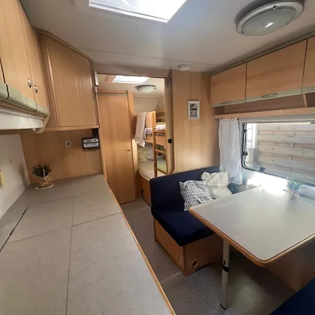 Camping Przyczepa Na Maszoperii - Hel *
